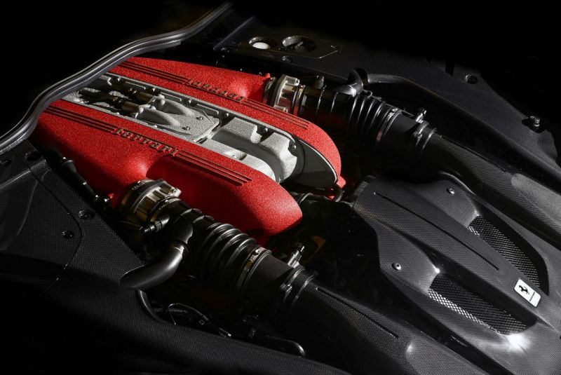Ferrari F12tdf: легче, мощнее, быстрее