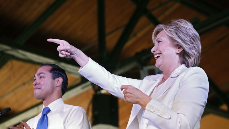 Хиллари Клинтон выиграла борьбу за деньги Уолл-стрит