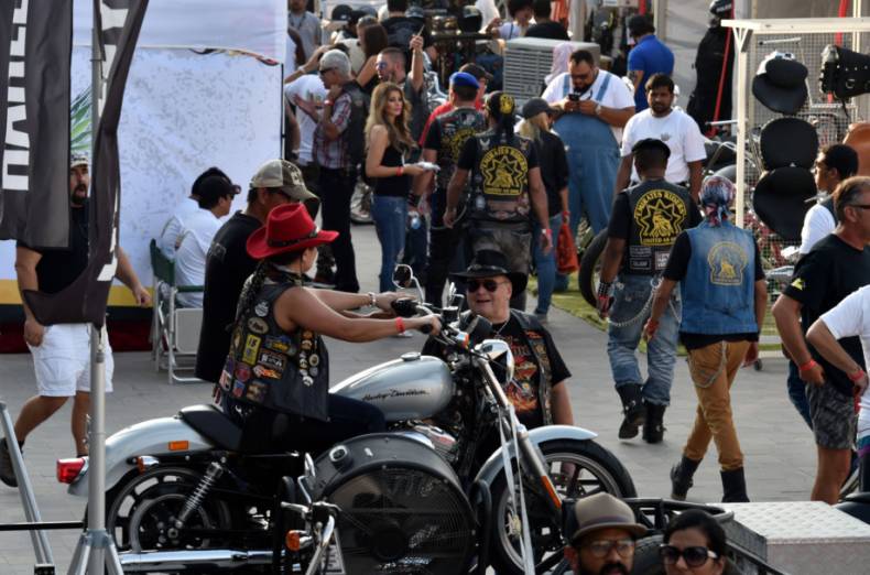 В Дубае начался фестиваль байкеров Gulf Bike Week 2015