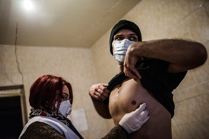 Бойцы гуманитарного фронта: как работают медики в трудных условиях