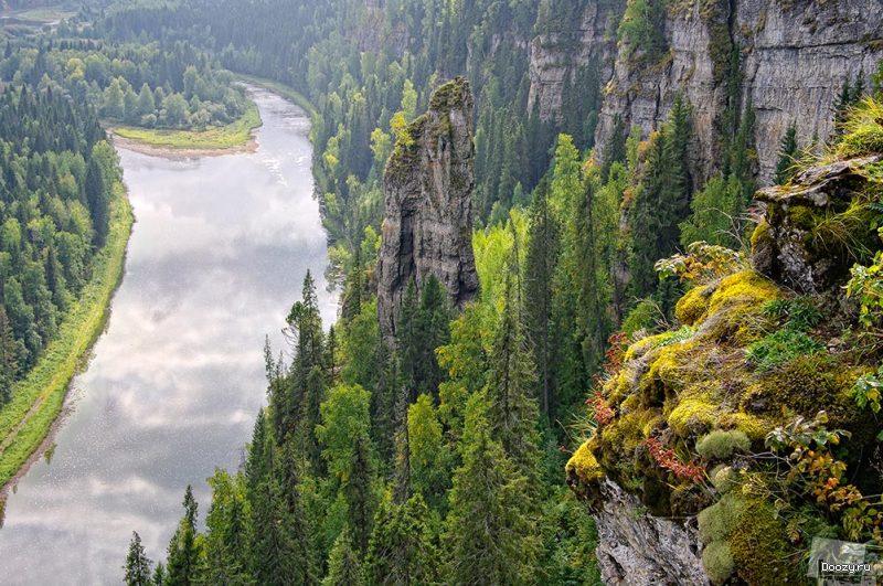 Чертов палец – каменный столб в Пермском крае на реке Усьва