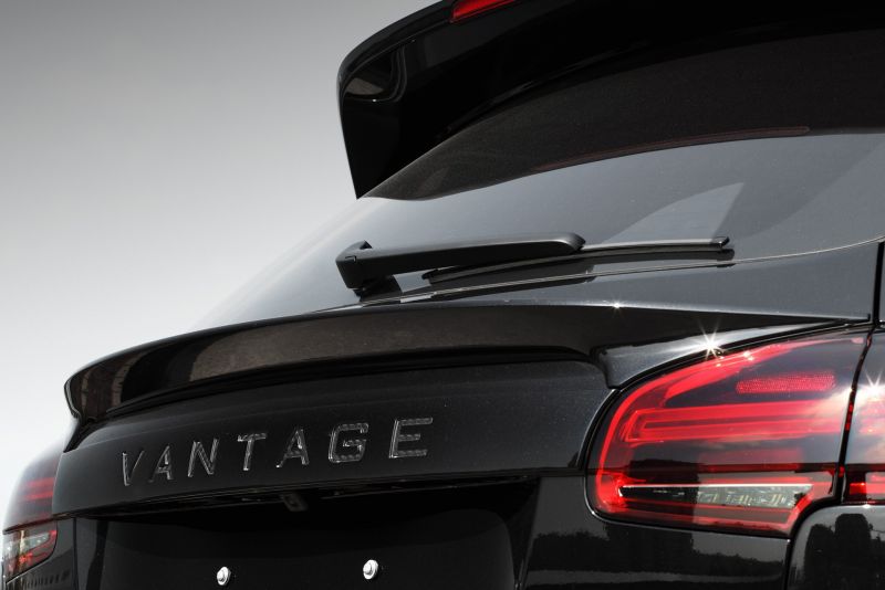 Porsche Cayenne получил новый карбоновый обвес от TOPCAR