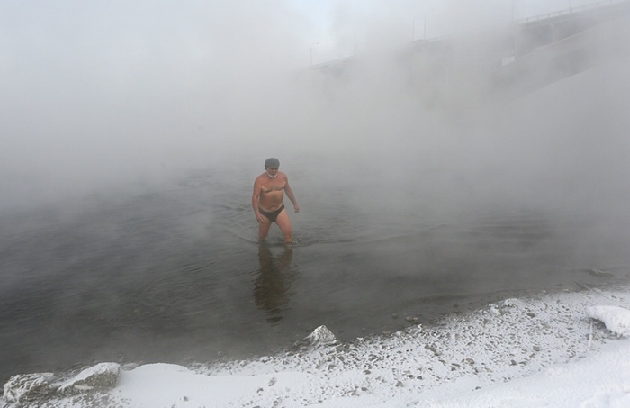 Любители холода из Красноярска: фотоподборка фанатов зимнего плавания из клуба &quot;Криофил&quot;