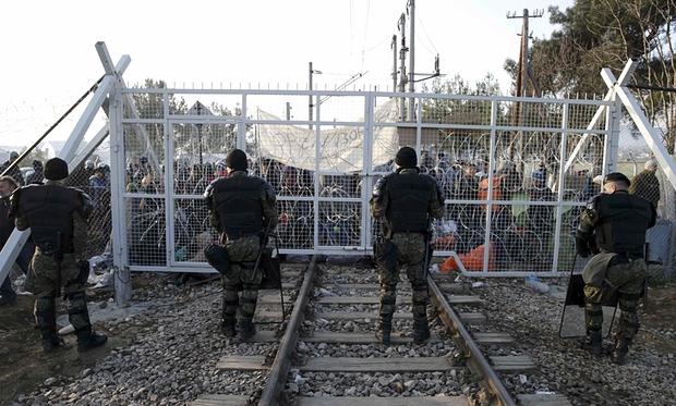 Греческая полиция разогнала демонстрацию беженцев у границы с Македонией