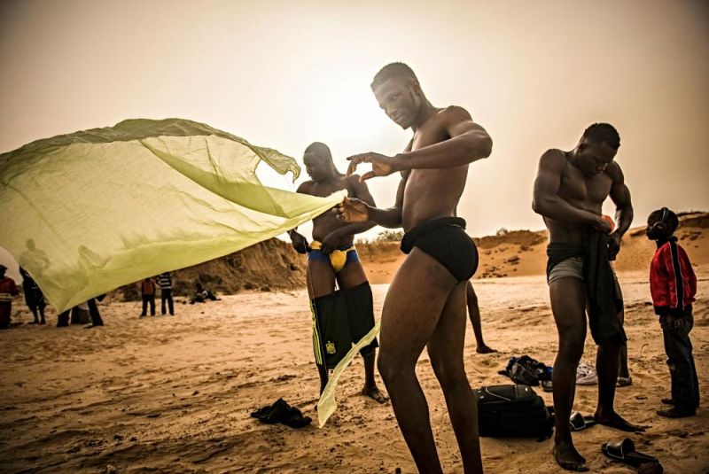 Грациозные гиганты: подборка фото сенегальских борцов