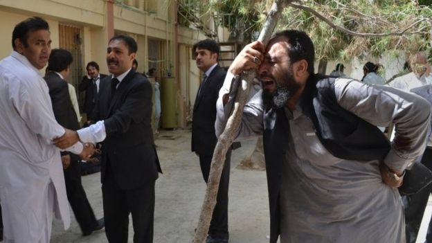 В Пакистане смертник убил несколько десятков человек