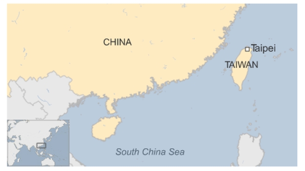 Китайский авианосец вошел в Тайваньский пролив