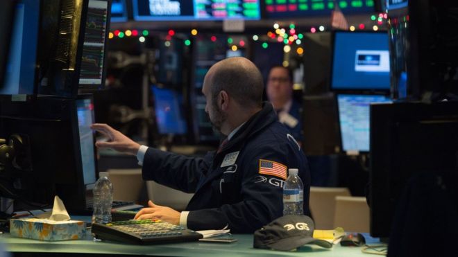 Хроника пузырей: индекс Dow Jones впервые пробил отметку 25 000 пунктов