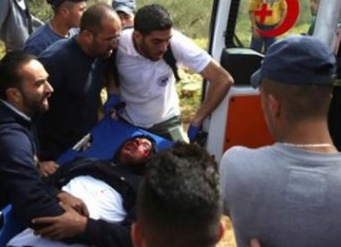 Израильские военные атаковали протестующих палестинцев