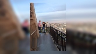 Разыскивается пара, обручившаяся на Эйфелевой башне