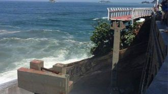 Пять человек пропало без вести в результате обвала велосипедного моста в Рио-де-Жанейро